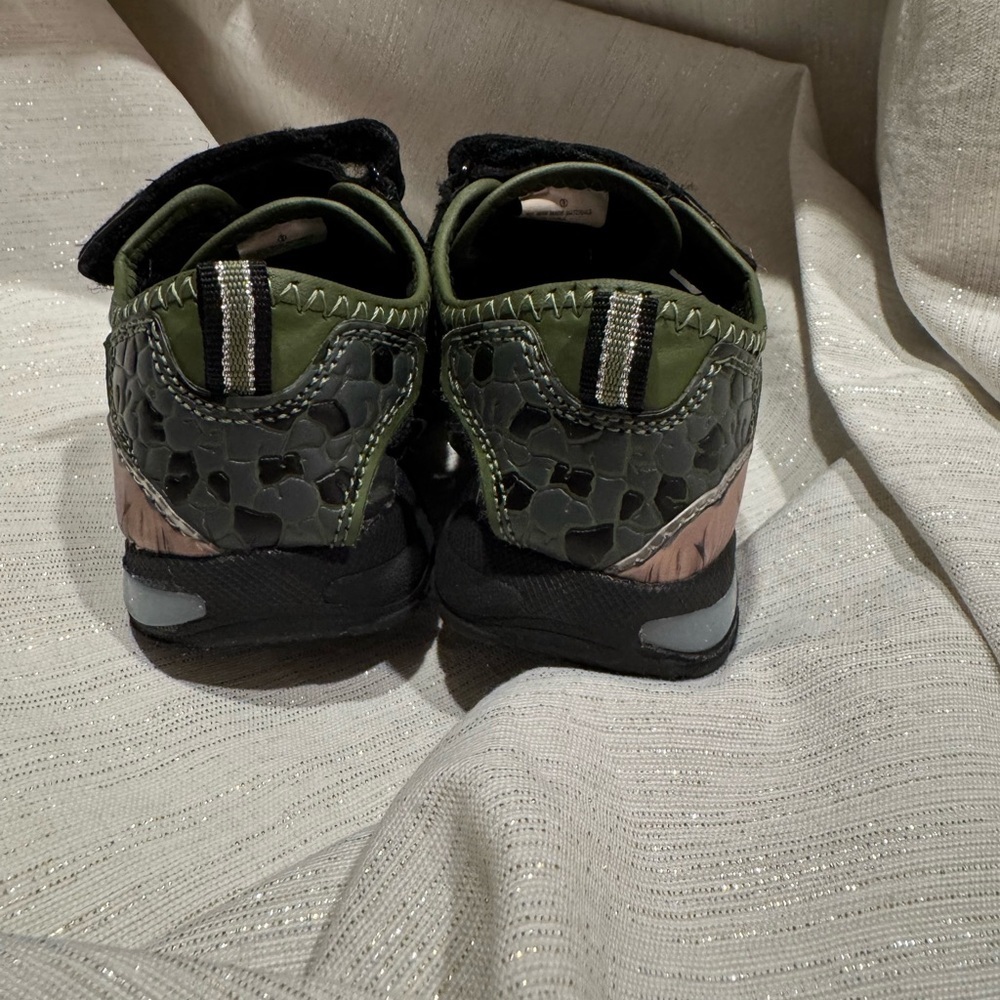 Kids Green Camouflage Jurassic World Sandals - Picture 3 of 6